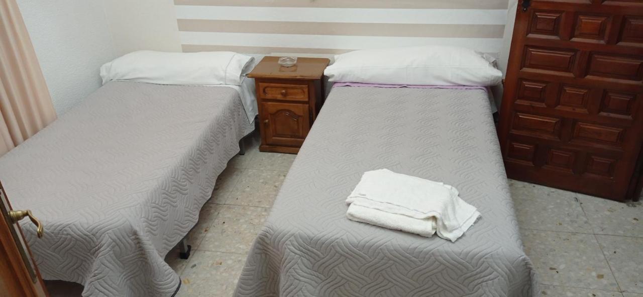 Hostal Gran Capitan Bargas Exterior photo