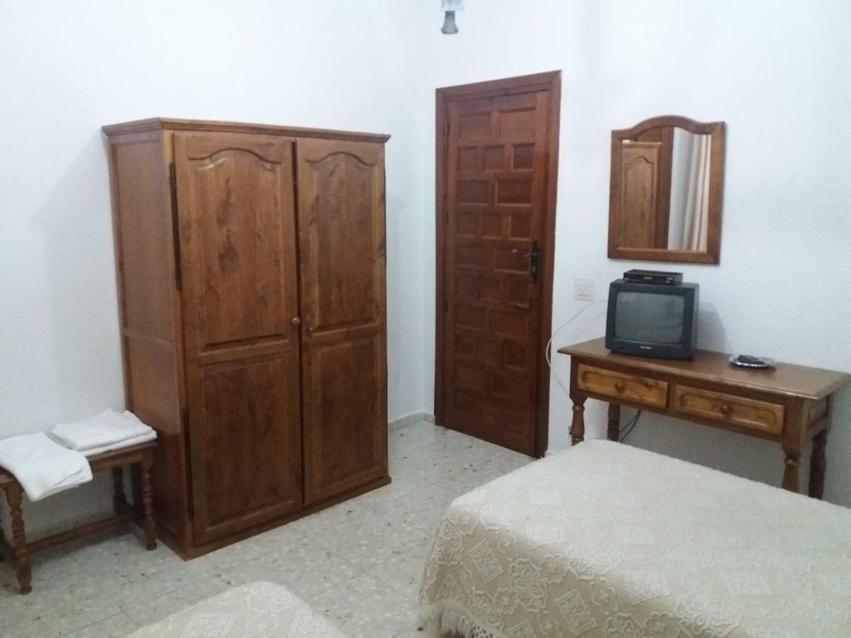 Hostal Gran Capitan Bargas Exterior photo